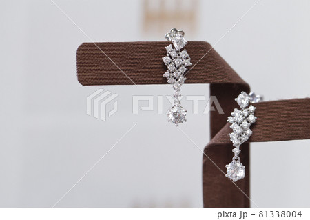 ダイヤモンド リング 宝石 81338004