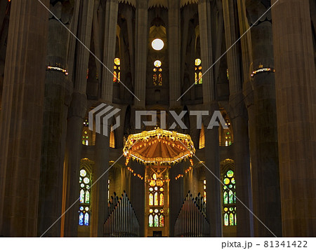 スペイン バルセロナ サグラダ・ファミリア 内部 十字架磔刑像 Sagrada Família 81341422