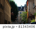 Parisの何気ない住宅地の景色 81343406