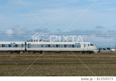 北陸本線　美川ー加賀笠間　JR西日本　683系　S06編成　①　クロ682-2006（金沢）　山側 81350373