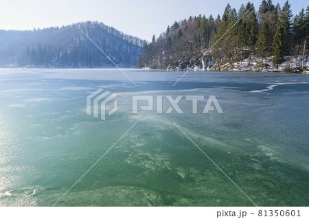 クロアチア 冬のプリトヴィツェ湖群国立公園 / Plitvice, Croatia クロアチア 冬のプリトヴィツェ湖群国立公園 / Plitvice, Croatia 81350601