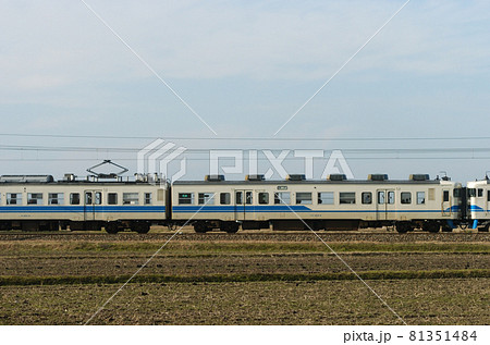北陸本線 美川ー加賀笠間 JR西日本 413系 B04編成 ③ クモハ413-4(金沢) 山側 北陸本線 美川ー加賀笠間 JR西日本 413系 B04編成 ③ クモハ413-4(金沢) 山側 81351484