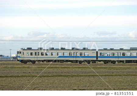 北陸本線　美川ー加賀笠間　JR西日本　413系　B08編成　①　クハ412-8（金沢）　山側 81351551