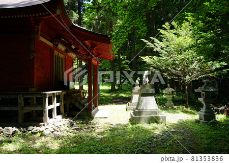 初夏の遠野遺産　白石稲荷神社と稲荷穴 81353836