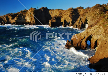 伊豆の景勝地　堂ヶ島 81354274
