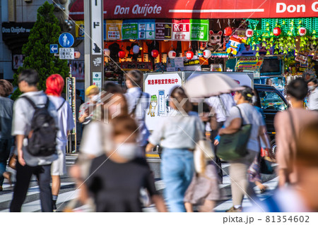 日本の東京都市景観 5534人過去2番目。全国2万5156人最多…歌舞伎町に宣伝カー…＝8月19日 81354602