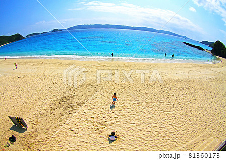 魚眼レンズ撮影　沖縄　慶良間諸島　座間味島　古座間味ビーチ 81360173