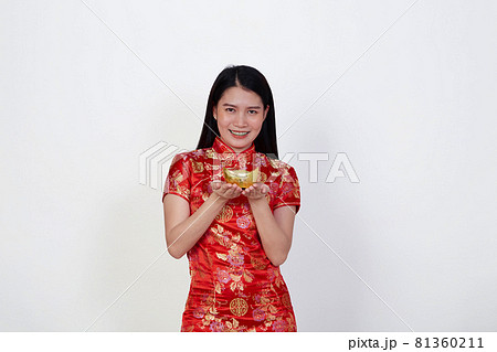 Beautiful young asian woman wearing wear chinese dress Beautiful young asian woman wearing wear chinese dress 81360211