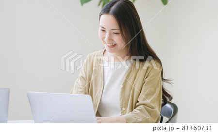 ビジネス・会議・ミーティング 81360731