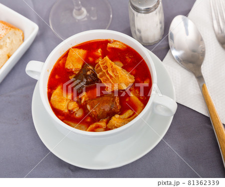 Stewed Madrilenian tripe Callos a la madrilena 81362339