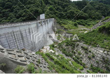 普段は水が流れ、環境に優しい流水型ダム、浅川ダム 普段は水が流れ、環境に優しい流水型ダム、浅川ダム 81366140