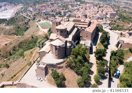 Panoramic view from drone on the Cardona castle. Catalonia, Spain Panoramic view from drone on the Cardona castle. Catalonia, Spain 81366535