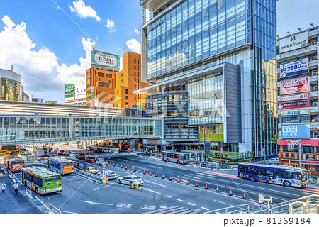 東京渋谷の都市風景　ヒカリエ 81369184