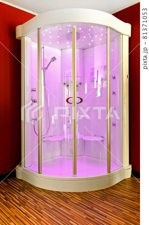 Pink shower Pink shower 81371053