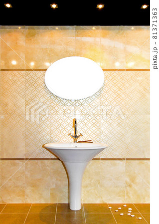 Marble tiles toilet Marble tiles toilet 81371363