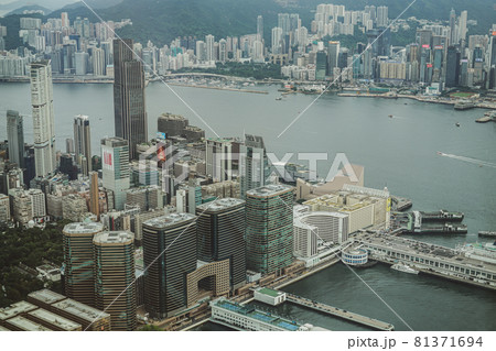 Sky100の展望台から見える香港の街並み Sky100の展望台から見える香港の街並み 81371694