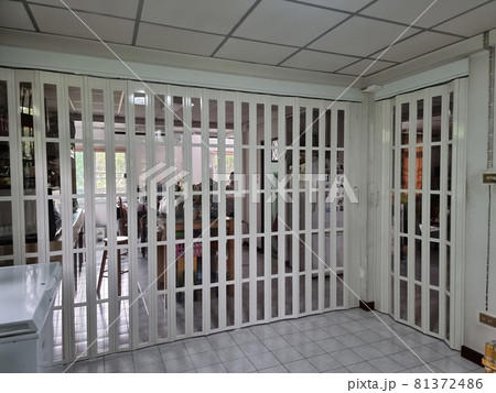 PVC partition walls prevent cold wind from air conditioners. 81372486