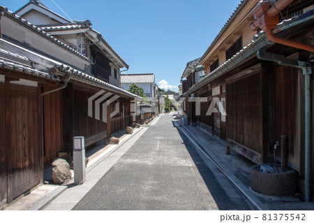 倉敷美観地区 東町通りの古い町並み 倉敷美観地区 東町通りの古い町並み 81375542