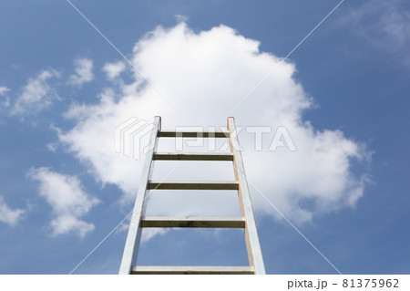 stairs to the sky 81375962
