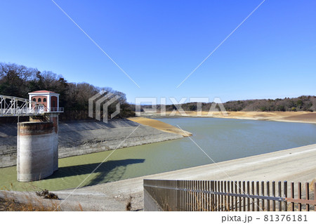 山口貯水池と村山貯水池と周辺の風景 81376181