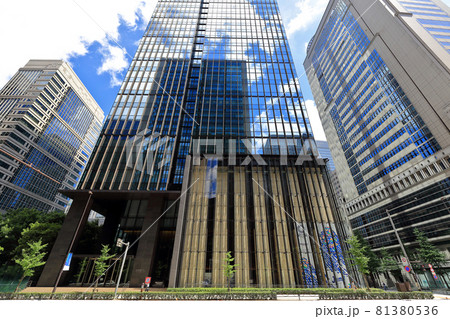 東京　丸の内の都市風景　大手町タワー 81380536