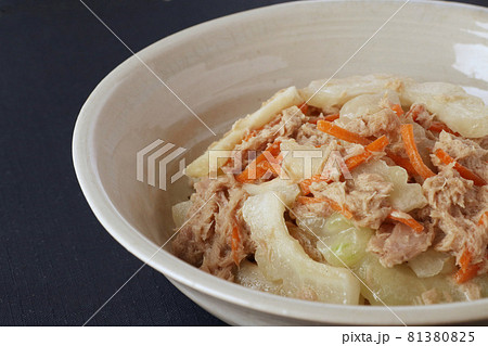 白ゴーヤとツナの和え物(手料理) 白ゴーヤとツナの和え物(手料理) 81380825