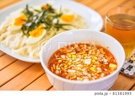 ピリ辛つけ汁そうめん 81381993
