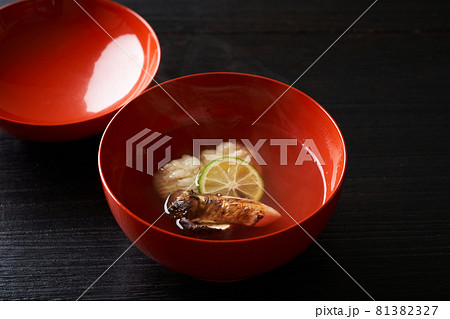 松茸と鱧のお吸い物 81382327
