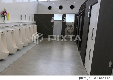 男性用公衆トイレ 81382442