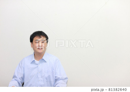 ミドル　男性 81382640