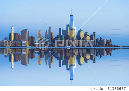 Manhattan Skyline from New Jersey at twilight, New York,USA. 81386687
