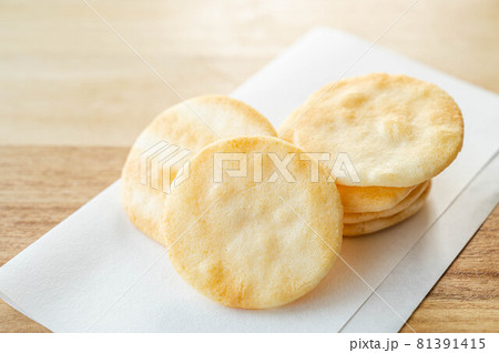 サラダせんべい 81391415