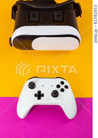 VR Headset on color table background 81392053