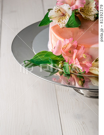 Cake decorated with flowers Cake decorated with flowers 81392379