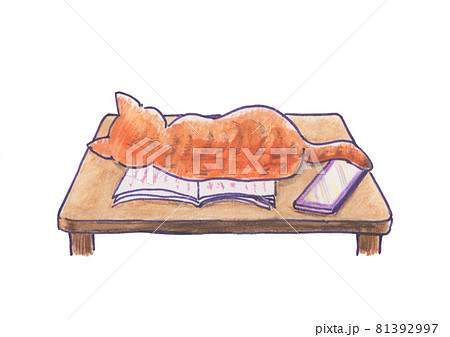 机の上で昼寝をする猫のイラスト素材