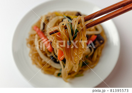 キノコ ソース 食べ物 81395573