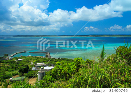 沖縄　宮古諸島　大神島の風景　 81400746