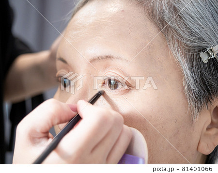 エルダー 長老 老人 81401066