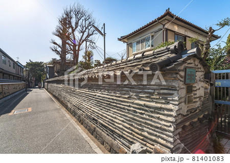 [東京・谷中] 観音寺を囲む貴重な国民的財産の築地塀 81401083