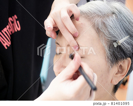 エルダー 長老 老人 81401095