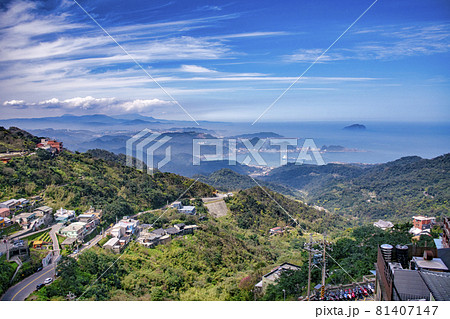 台湾　九份（きゅうふん）から眼下の景色 81407147