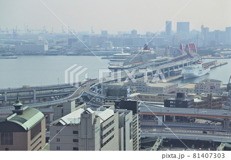 クイーンエリザベス号＠神戸港(前方側) 81407303
