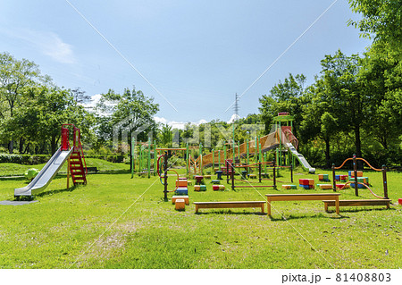 青空と公園の遊具 山形県川西町 青空と公園の遊具 山形県川西町 81408803
