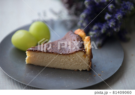 チーズケーキとぶどう チーズケーキとぶどう 81409060