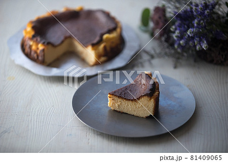 バスクチーズケーキ 81409065