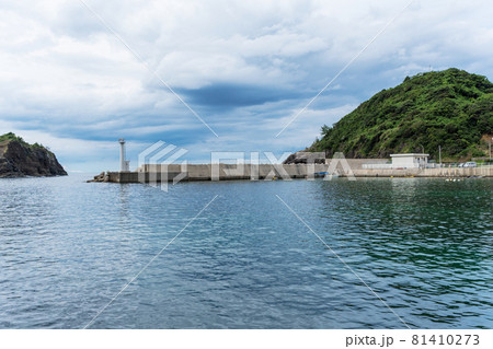 島根半島　四十二浦　手結浦の風景 81410273