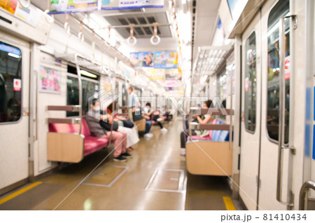 【大阪府】電車内《アウトフォーカス》 81410434