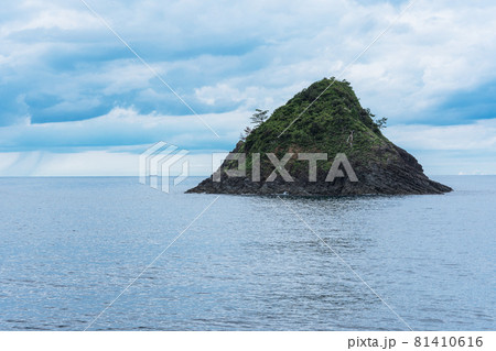 島根半島 四十二浦 手結浦の小島 島根半島 四十二浦 手結浦の小島 81410616