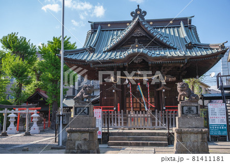 神社仏閣 大戸神社の拝殿と砲弾を抱えた狛犬 神奈川県川崎市中原区 神社仏閣 大戸神社の拝殿と砲弾を抱えた狛犬 神奈川県川崎市中原区 81411181