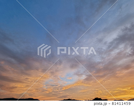 空 夕焼け 夕暮れ 81411459